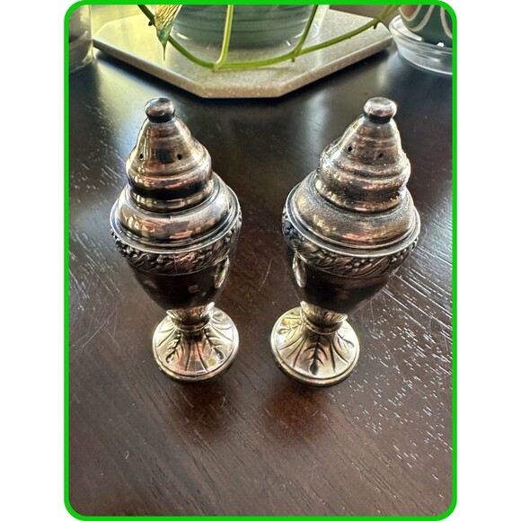 Vintage 50's Silver Plate Salt & Pepper Shakers by Luraline 651 Pre-Owned - Picture 1 of 3
